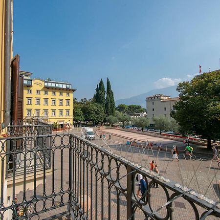 Residenza Rocca Del Lago - Happy Rentals Рива-дель-Гарда Экстерьер фото