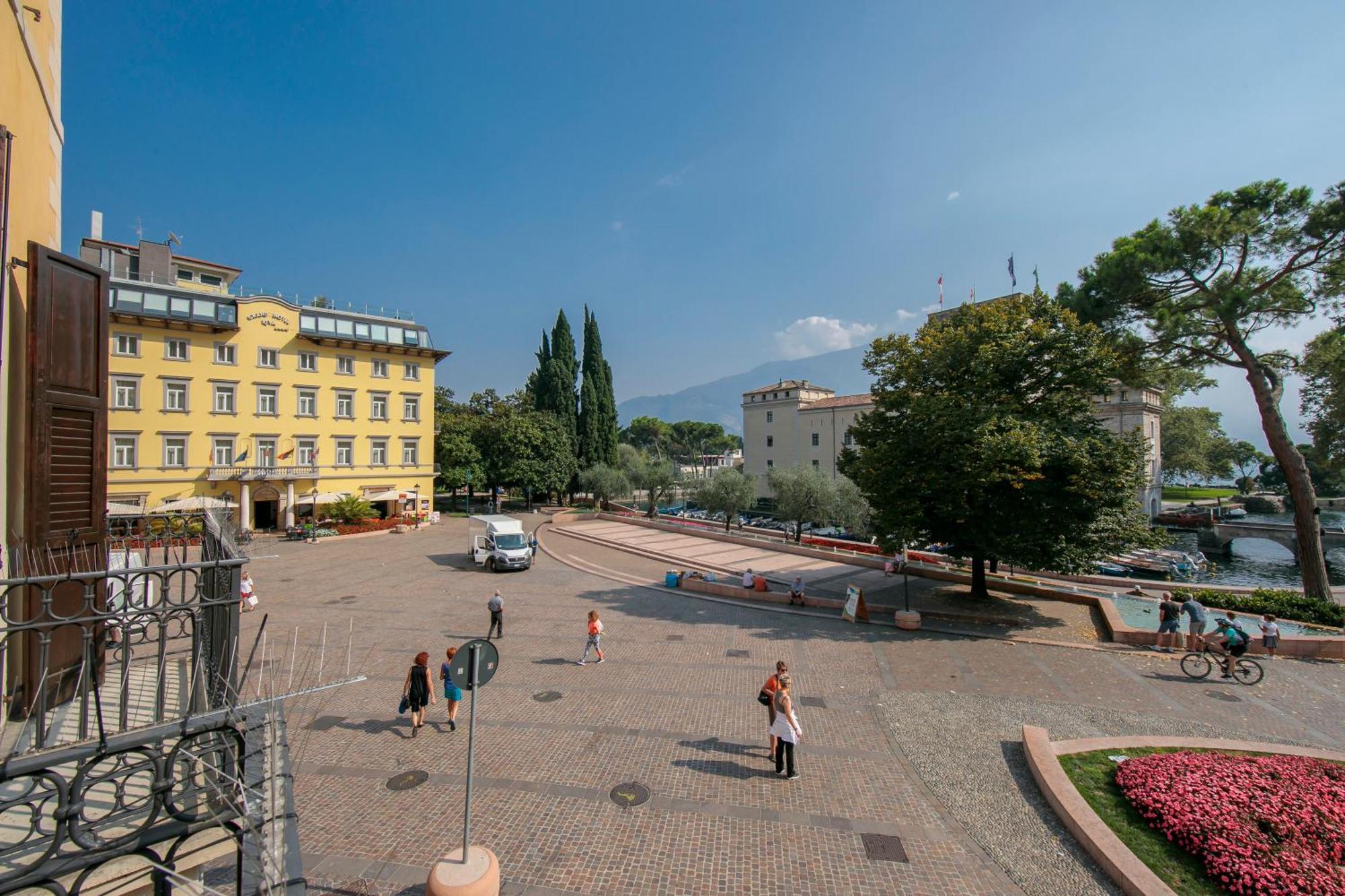 Residenza Rocca Del Lago - Happy Rentals Рива-дель-Гарда Экстерьер фото